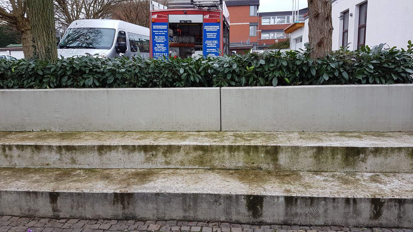 Entfernung von Farbresten, Pflasterreinigung und Hydrophobierung in Bergisch Gladbach