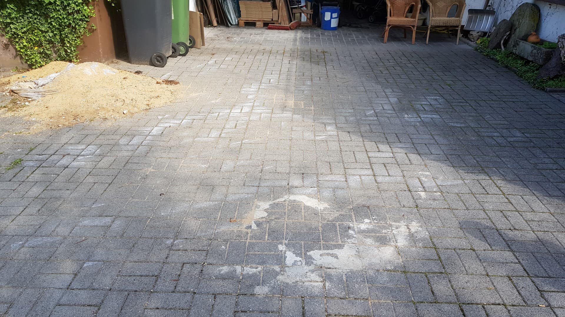 Pflasterreinigung – Zement und Mörtel entfernen in Siegburg